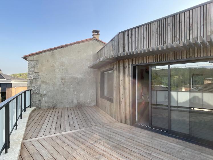 Terrasse et bardage à claire-voie garde-corps