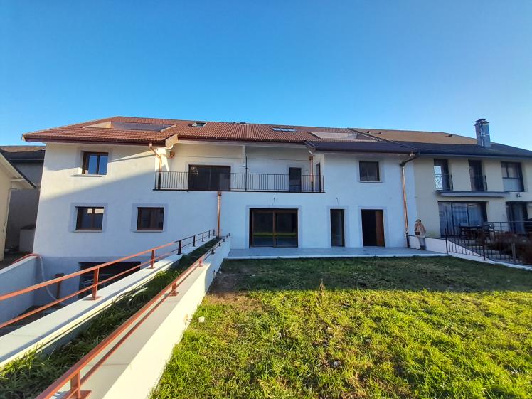 Vue extérieure arrière terrasse 