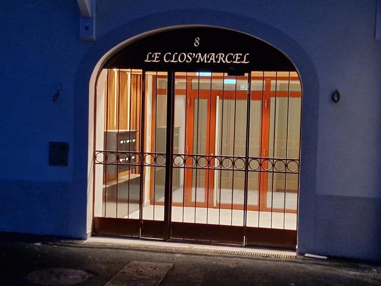 Vue entrée éclairée