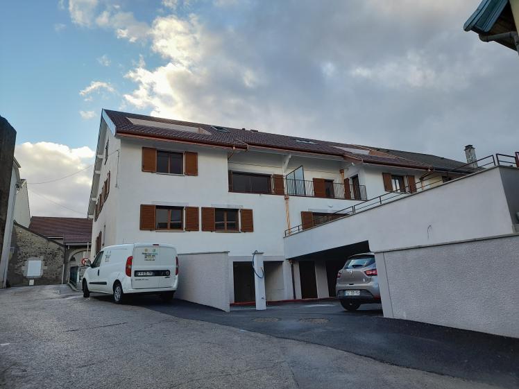 Vue extérieure arrière garage