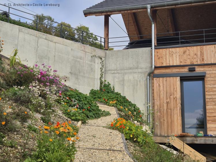 Cheminement inséré dans la pente CL Architecte > Cheminement inséré dans la pente