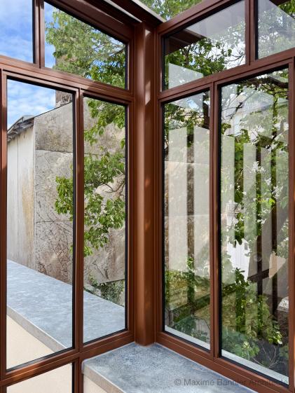 détail d'angle Détail d'angle pour intégration de la descente d'eau pluviale