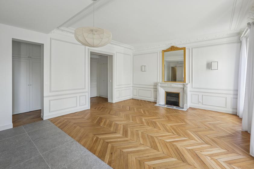 pièce à vivre avec cheminée