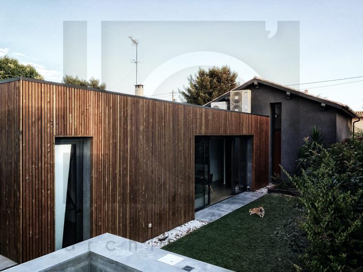 Villa GTR . Vue depuis le jardin