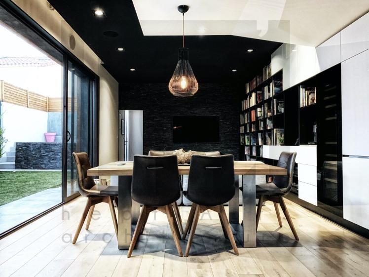 Villa GTR . Vue de l'espace de vie principal /1