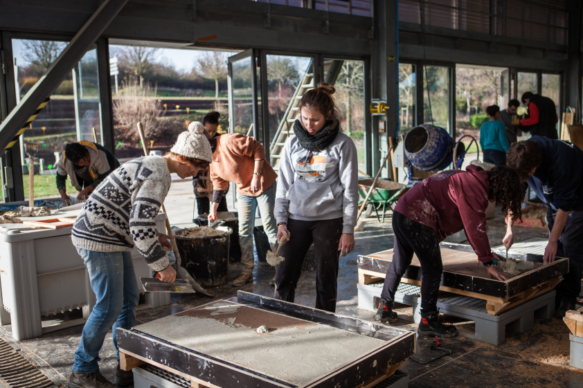 Fabrication de plaque de terre intérieure (équivalent plaque de plâtre)
