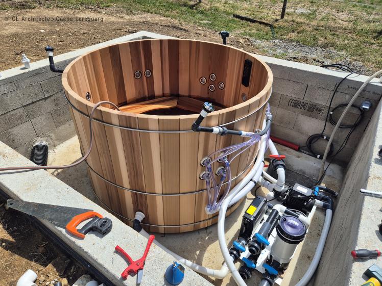 CL Architecte > Montage du spa en cours