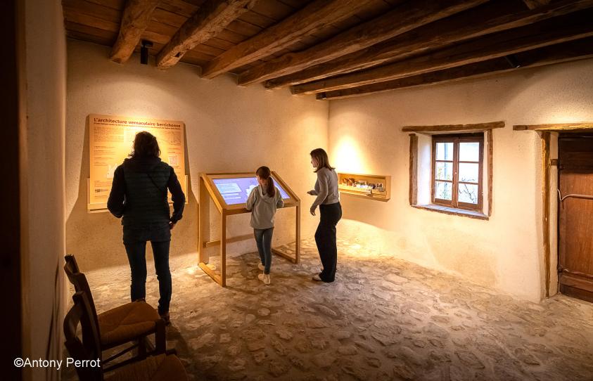 Restauration de l'église de Vic et création d'un espace d'interprétation des fresques romanes.
