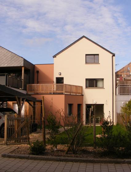 Vue depuis la rue privée au Sud