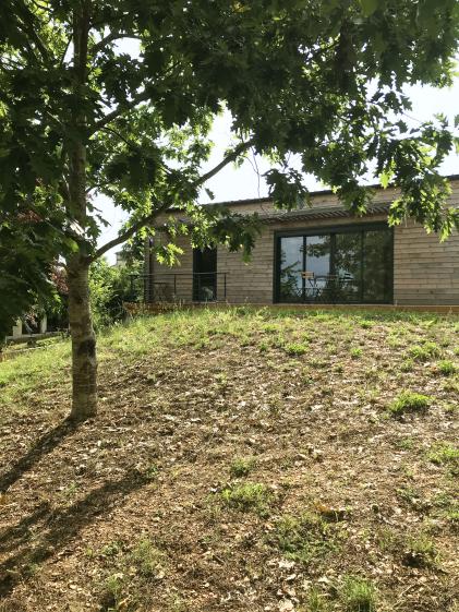 VUE DEPUIS LE JARDIN