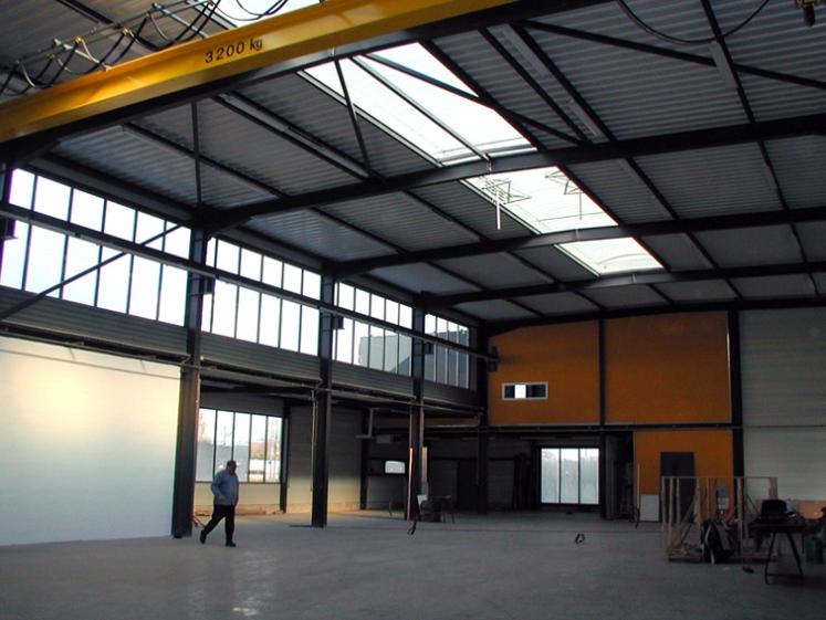 Miroiterie, atelier d’aluminium, showroom et bureaux 