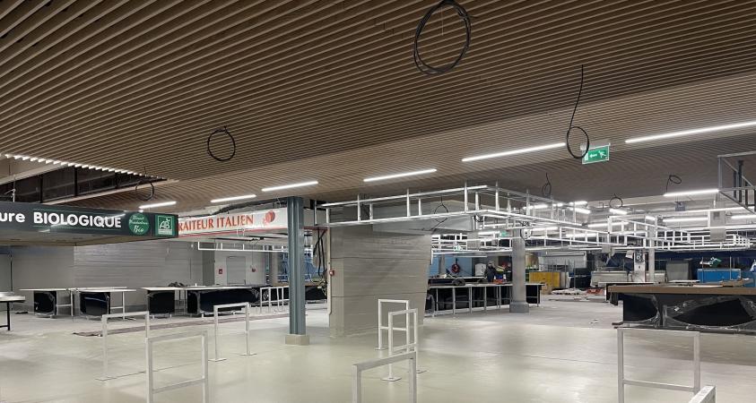 la halle rénovée en cours d'achèvement