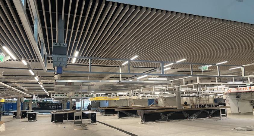 la halle rénovée en cours d'achèvement