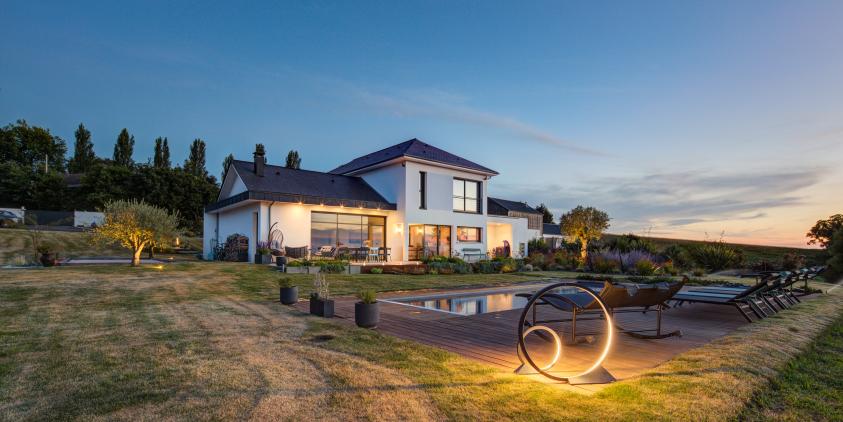 Vue extérieure de nuit