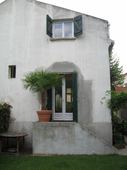 La même façade avant travaux , les espaces du sous-sol étant de simples lieux de stockage La même façade avant travaux , les espaces du sous-sol étant de simples lieux de stockage