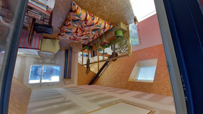 Mezzanine baignée de lumière