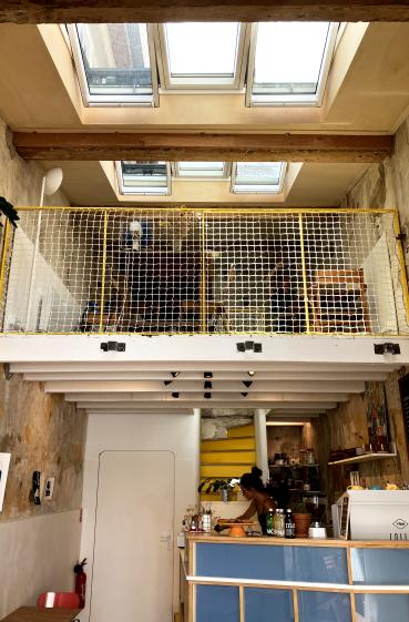 Cuisine, bar et mezzanine après travaux Cuisine, bar et mezzanine après travaux, pose de verrière et isolation