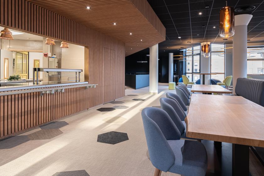 Salle de restauration de l'école des Mines de Douai 