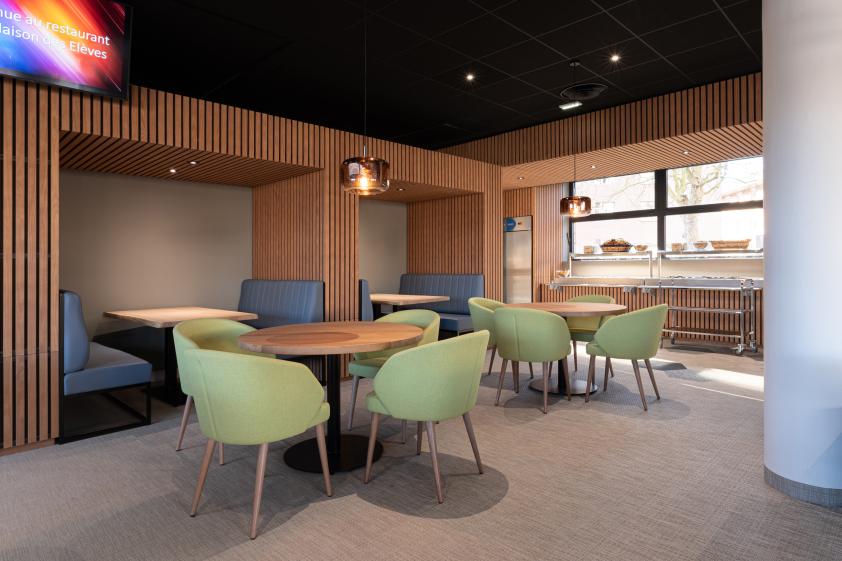 Salle de restauration de l'école des Mines de Douai 