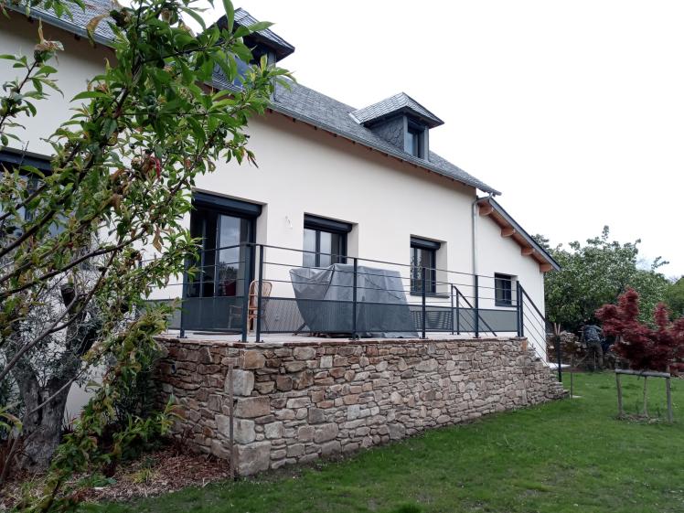 Surélévation , extension et rénovation d'un pavillon 