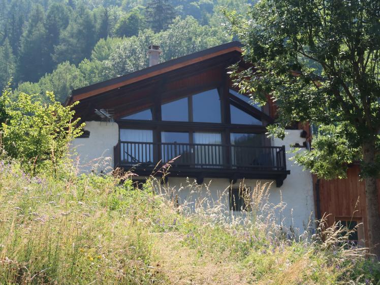 Façade Ouest avec grande baie vitrée allégée