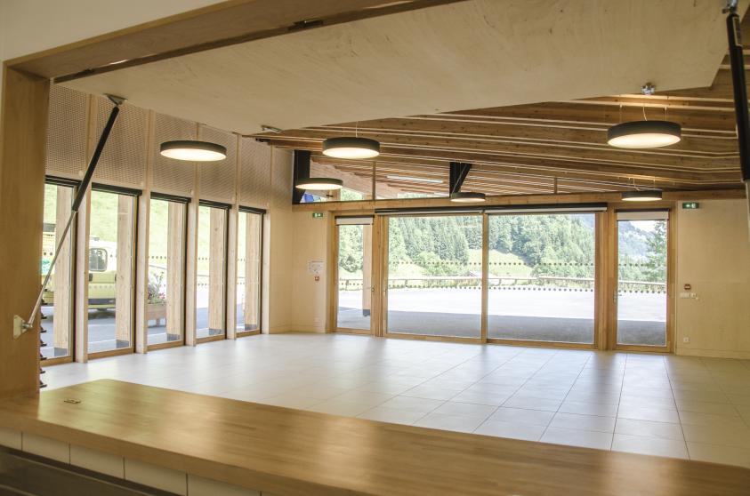 Bâtiment public en montage, en Tarentaise, Savoie , structure bois, ERP 