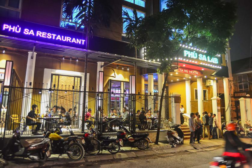 Phu Sa Lab Hanoi, Théâtre Ca Trù, Hanoi, Vietnam, Rénovation, transformation, brique rouge Hanoi, matériaux locaux, bas-carbone, low-tech, low-cost, matériaux vernaculaires, lieu culturel, touristique, patrimoine vietnamien