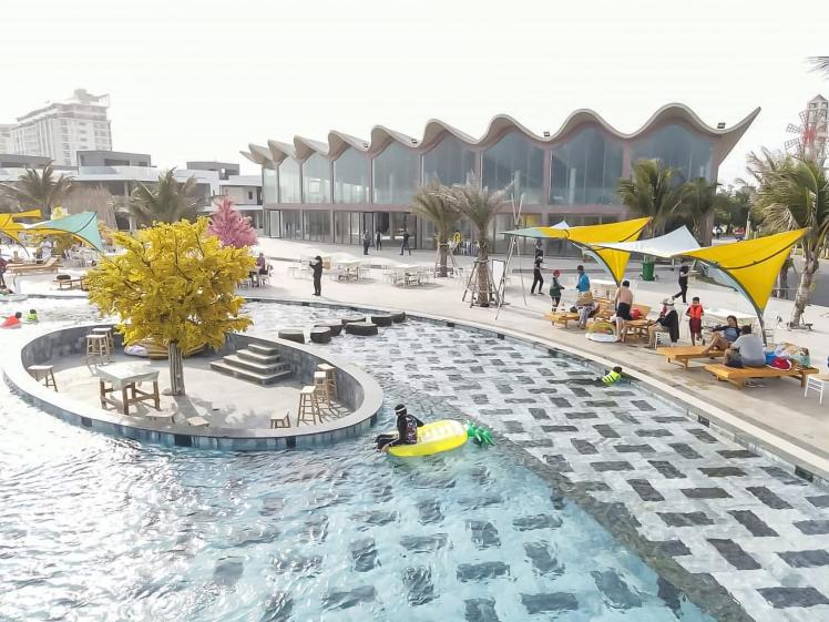 Piscine infinity Beachclubs du complexe hôtelier durable The Maris Vung Tau 