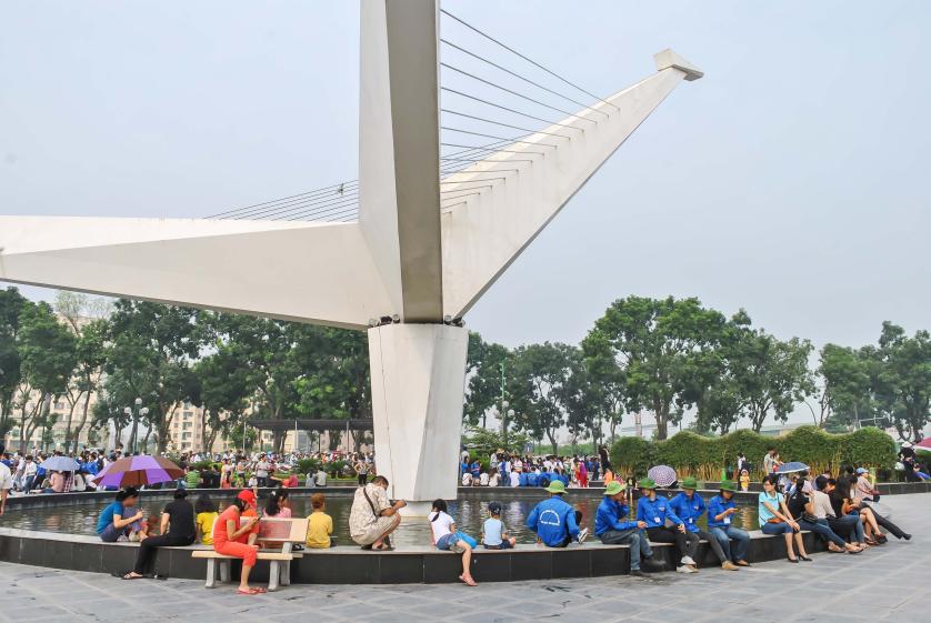 Chim Lac Viet, Cong Vien Hoa Binh, Ha Noi, millénaire Hanoi, Vietnam, Jardin Planétaire, espaces publics, espaces verts, biodiversité, écosystème, transition écologique