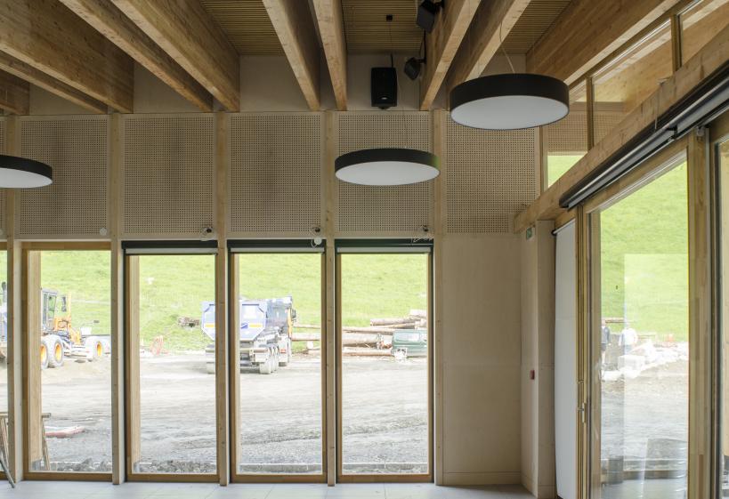 Bâtiment public en montage, en Tarentaise, Savoie , structure bois, ERP 