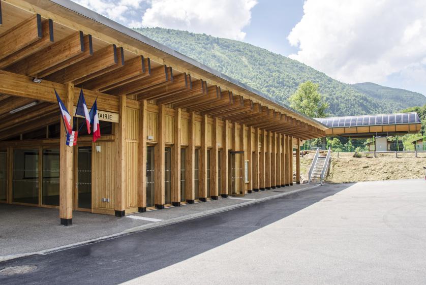 Bâtiment public en montage, en Tarentaise, Savoie , structure bois, ERP 