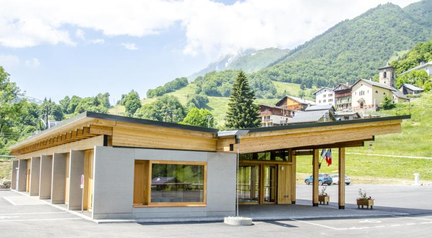 Bâtiment public en montage, en Tarentaise, Savoie , structure bois, ERP 