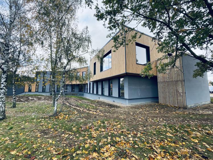 Projet - Façade avant Immeuble de bureaux réhabilité avec architecture contemporaine à Nancy-Brabois
