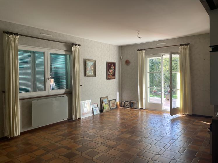 Séjour de la maison existante avant travaux Séjour de la maison existante à Scy-Chazelles avant travaux