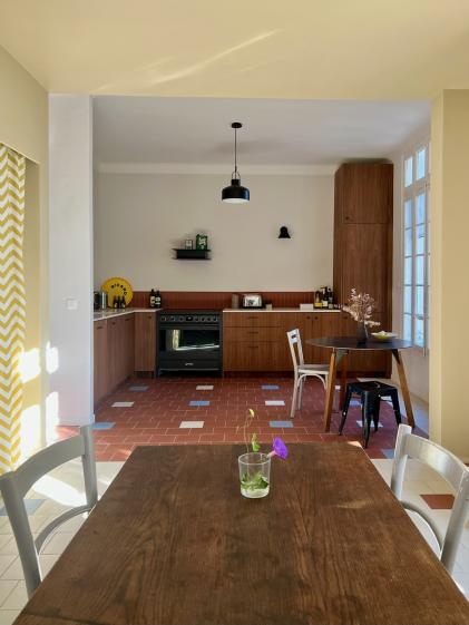 vue cuisine depuis le salon 