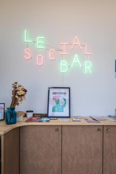 SOCIAL BAR