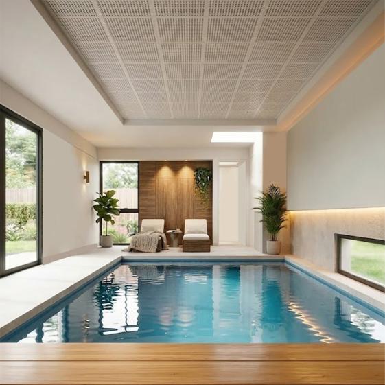 Piscine intérieure depuis banc