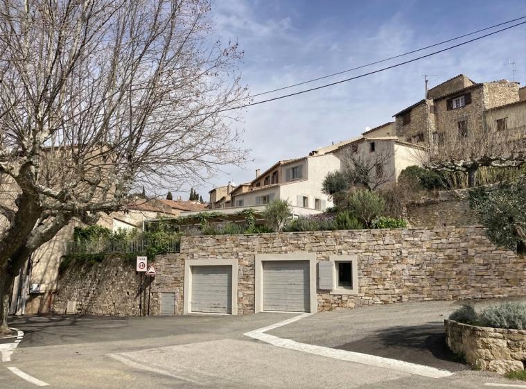 Construction d'une maison de village