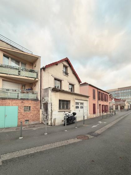 Avant réhabilitation à Saint-Ouen, maison médicale et paramédicale, équipement de santé ERP