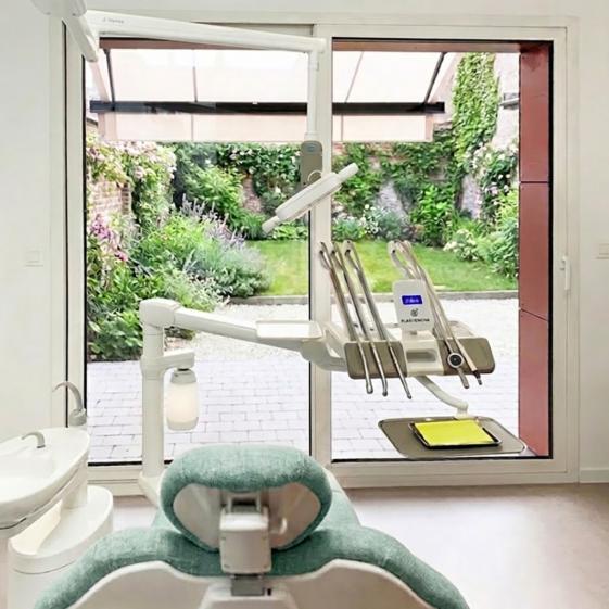 Espace de soin avec vue sur le jardin