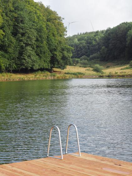 Le ponton et l'étang Le ponton et l'étang