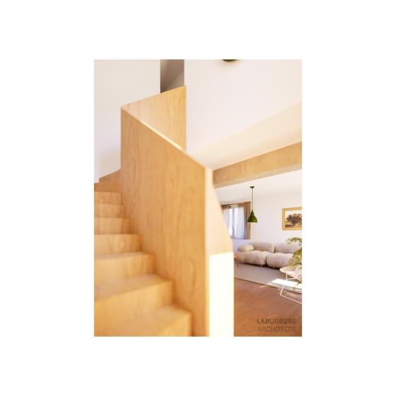 Escalier d'accès à l'étage créé Escalier d'accès à l'étage créé