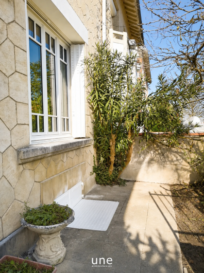 Vue extérieure - façade rue rénovée Façade rue rénovée