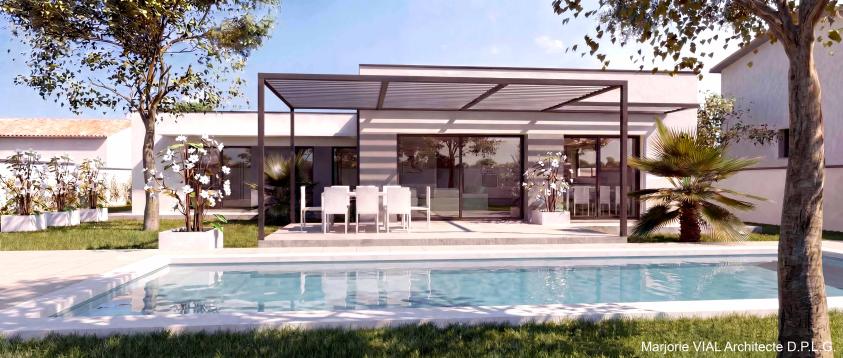 vue depuis le jardin Volumes épurés blancs, grandes ouvertures sur la piscine, casquettes, claustras et jardinières en béton blanc, menuiseries, pergola et brise-soleil en aluminium gris anthracite.