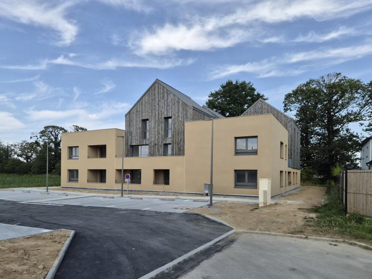 12 LOGEMENTS - VITRE