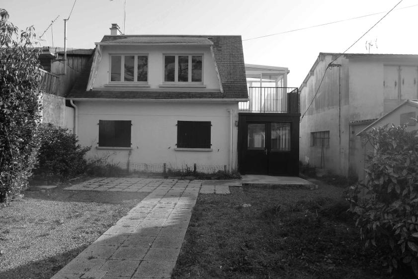 Prise de vue depuis le jardin (côté nord) avant travaux Extérieur avant travaux_1.jpg