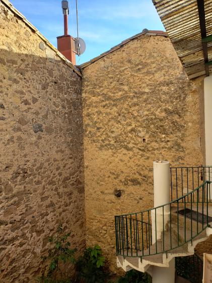 Vue de la cour avant intervention