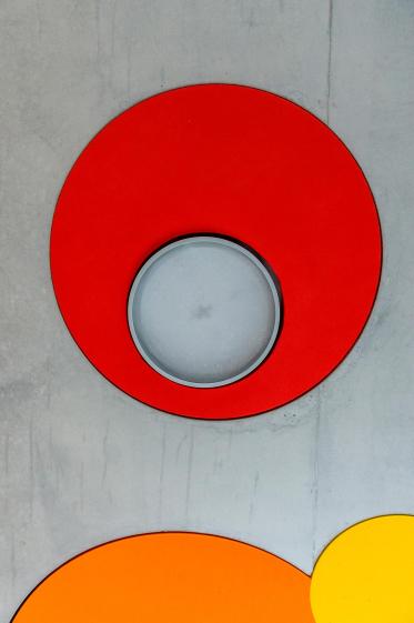 BON - vue interieur détail d'intégration de l'acoustique dans la dalle béton du plafond
