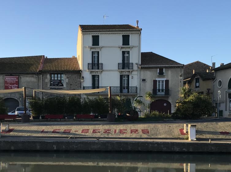 Vue de l’immeuble existant depuis le canal du midi