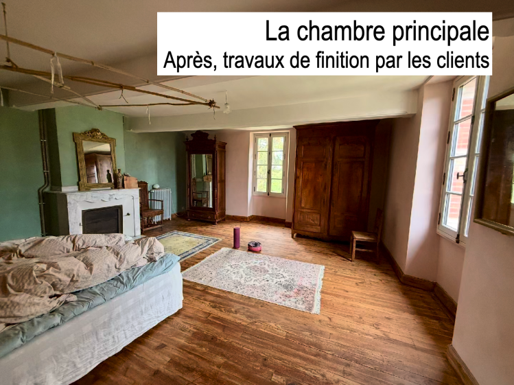 La chambre principale après. Peintures à l'argile, décapage et huilage du parquet mis en oeuvre par les clients